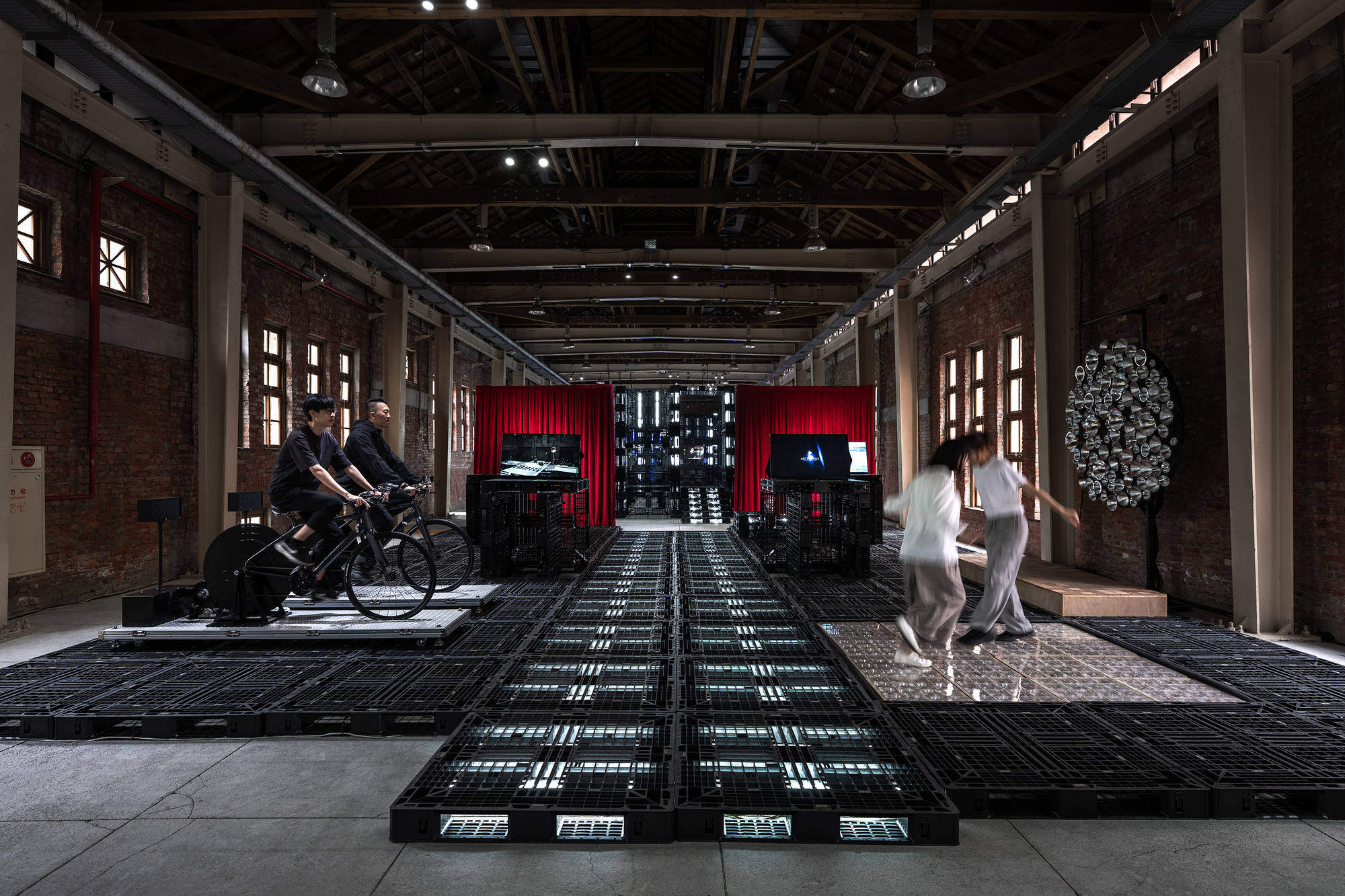 通往艺术的净零碳排放之路—— 碳减排主题展览 / Üroborus_studioLab