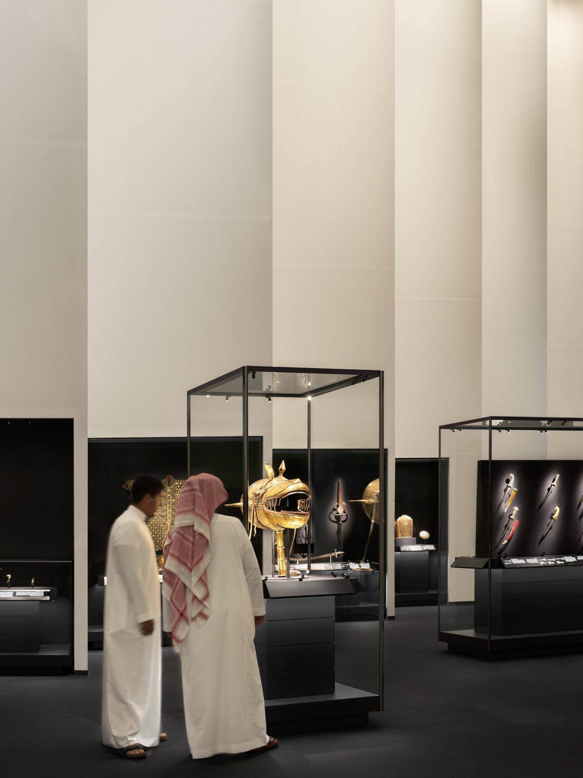 2025 年伊斯兰艺术双年展的场景设计 / OMA