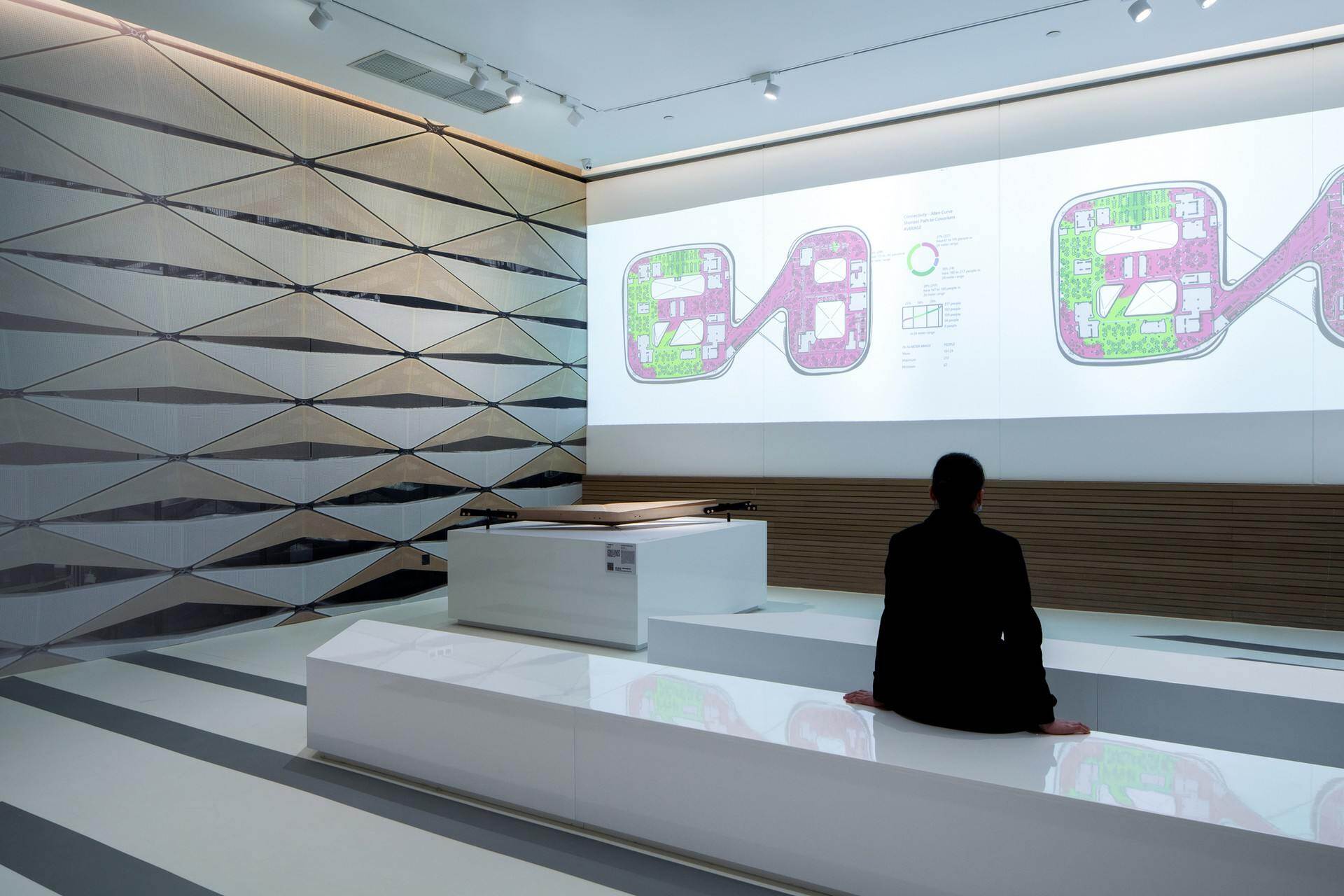 “未未来城市—Future Cities”特展亮相成都 / 扎哈·哈迪德建筑事务所