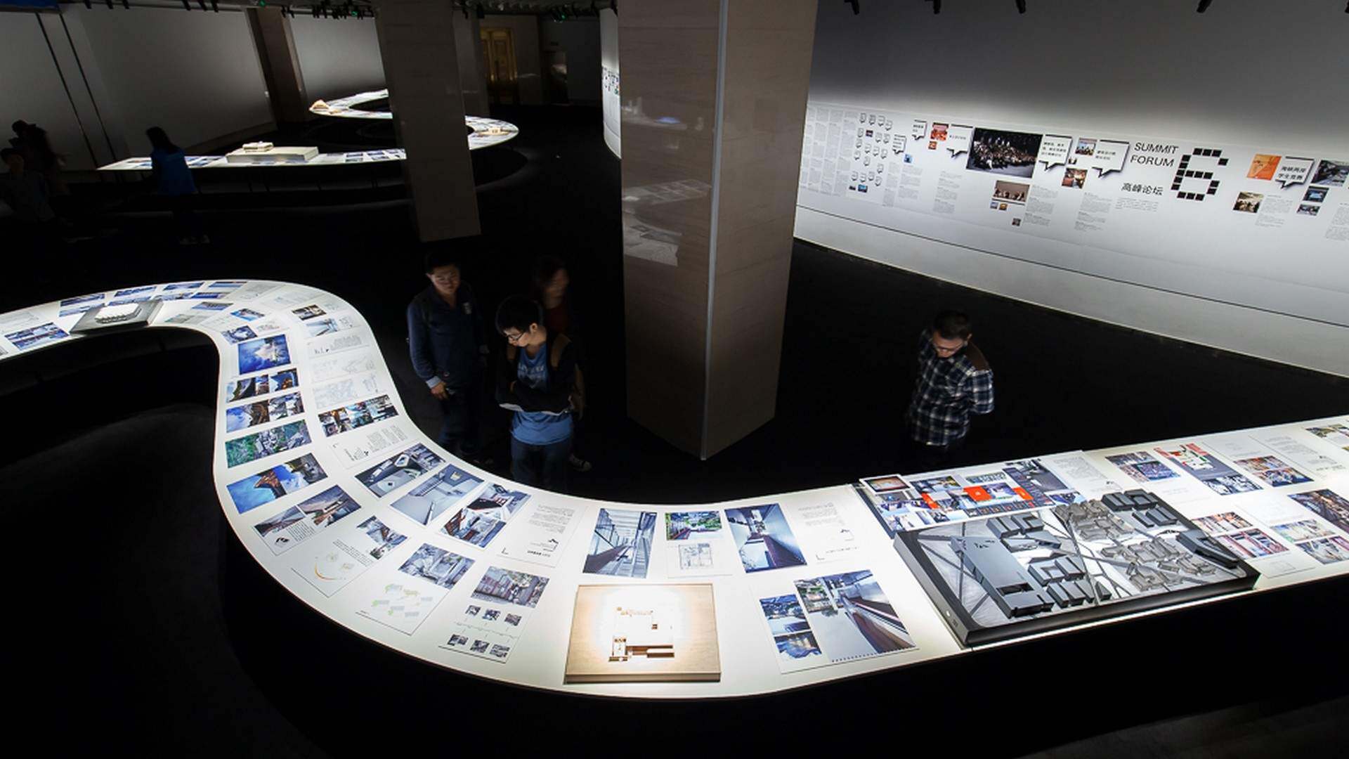 UED2015北京国际设计周展览：十年、十条媒体线索与一百名杰出的中国建筑师 / WAY Studio
