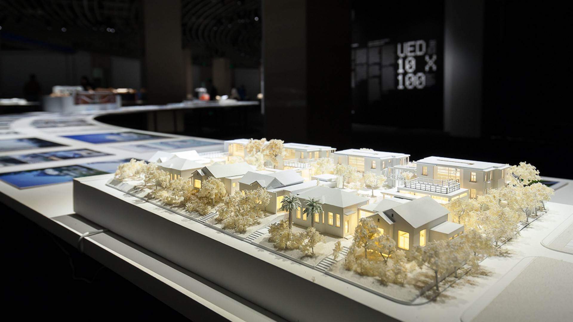 UED2015北京国际设计周展览：十年、十条媒体线索与一百名杰出的中国建筑师 / WAY Studio