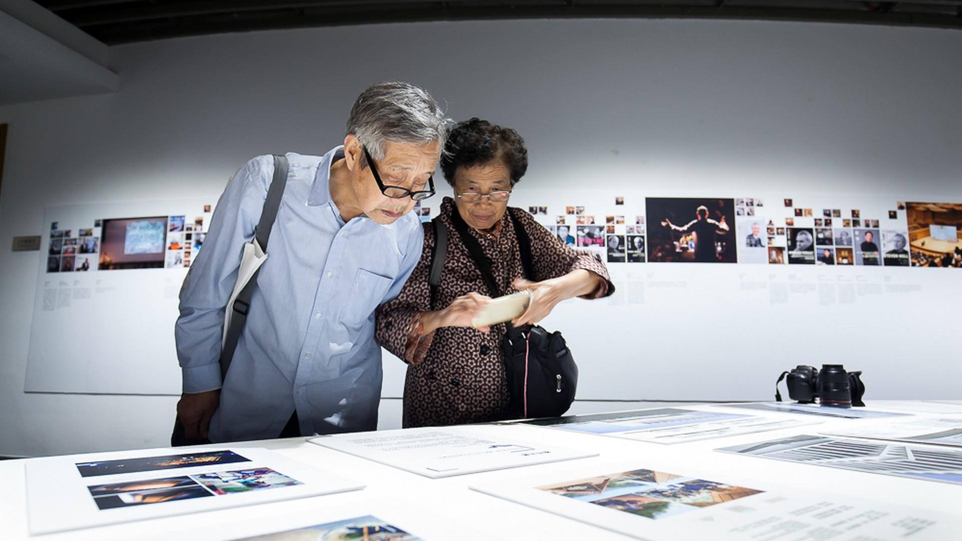 UED2015北京国际设计周展览：十年、十条媒体线索与一百名杰出的中国建筑师 / WAY Studio