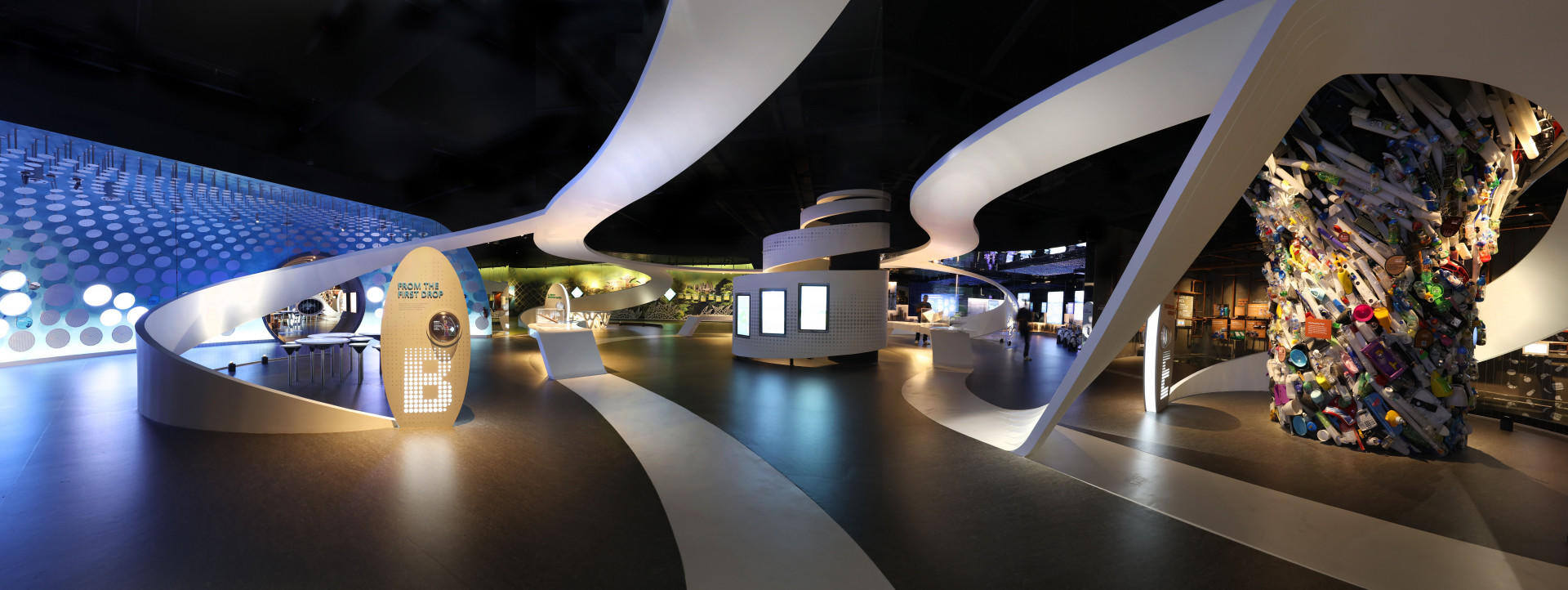新加坡可持续展览馆 / Zarch Collaboratives Pte Ltd