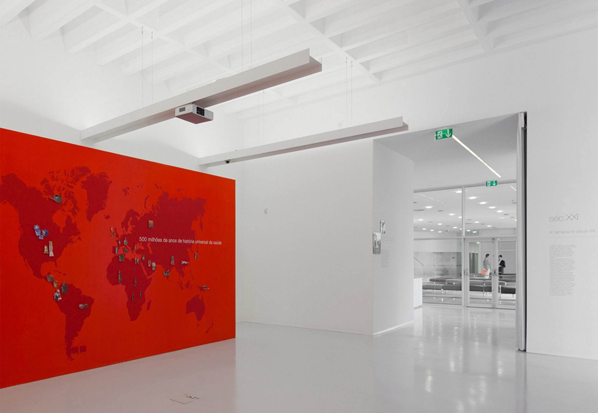 葡萄牙波尔图药学博物馆 / P 06 studio, Site Specific Arquitectura