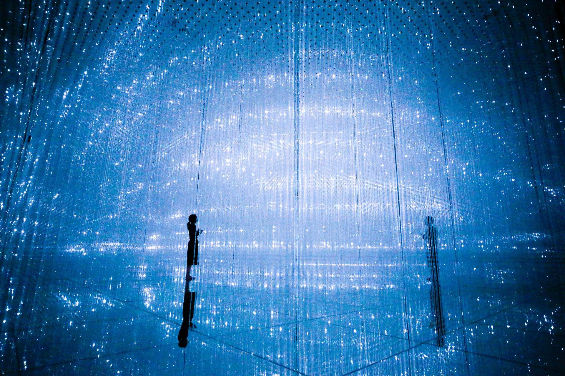 无穷无尽的水晶宇宙 / 澳门teamLab★超自然空间