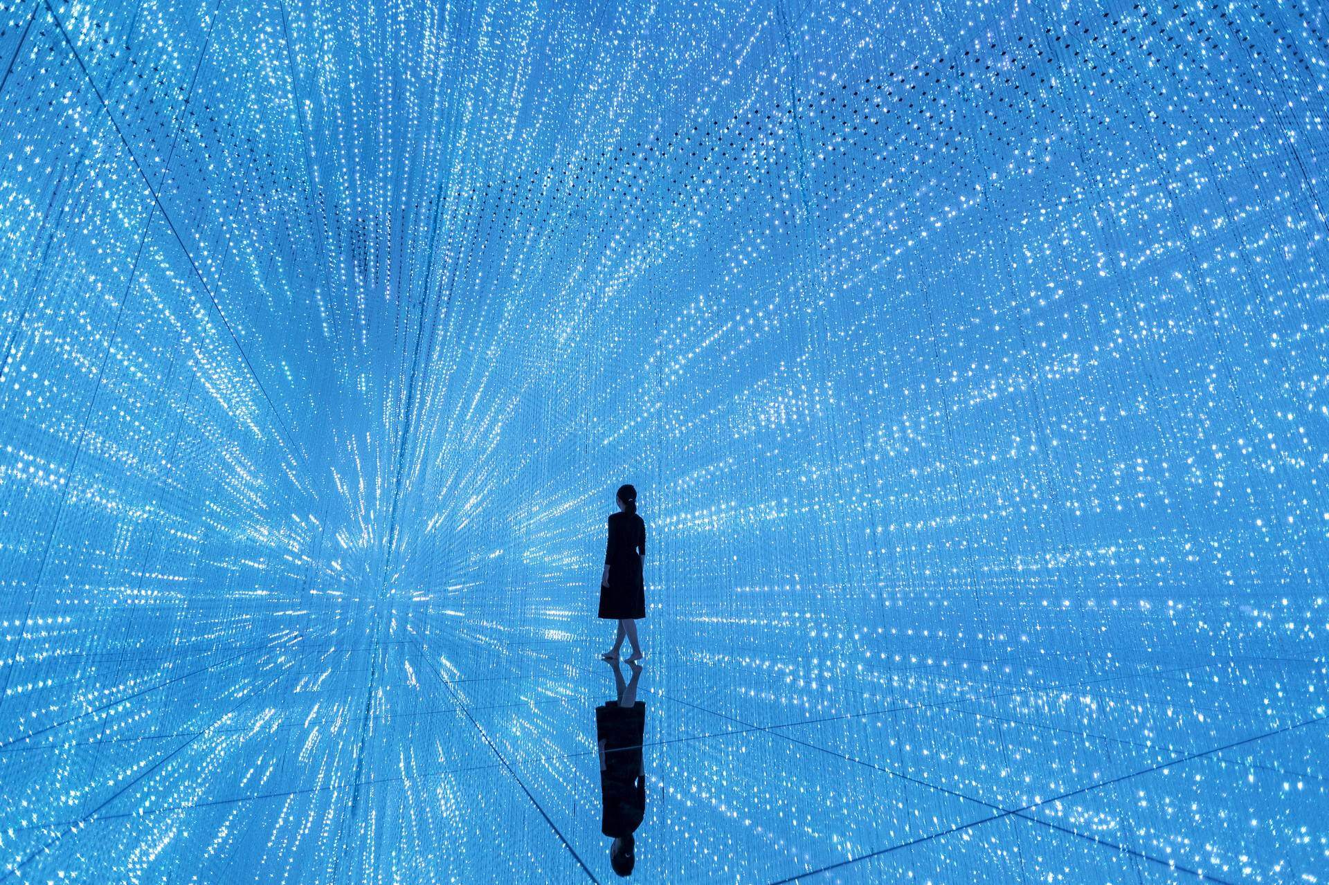 无穷无尽的水晶宇宙 / 澳门teamLab★超自然空间