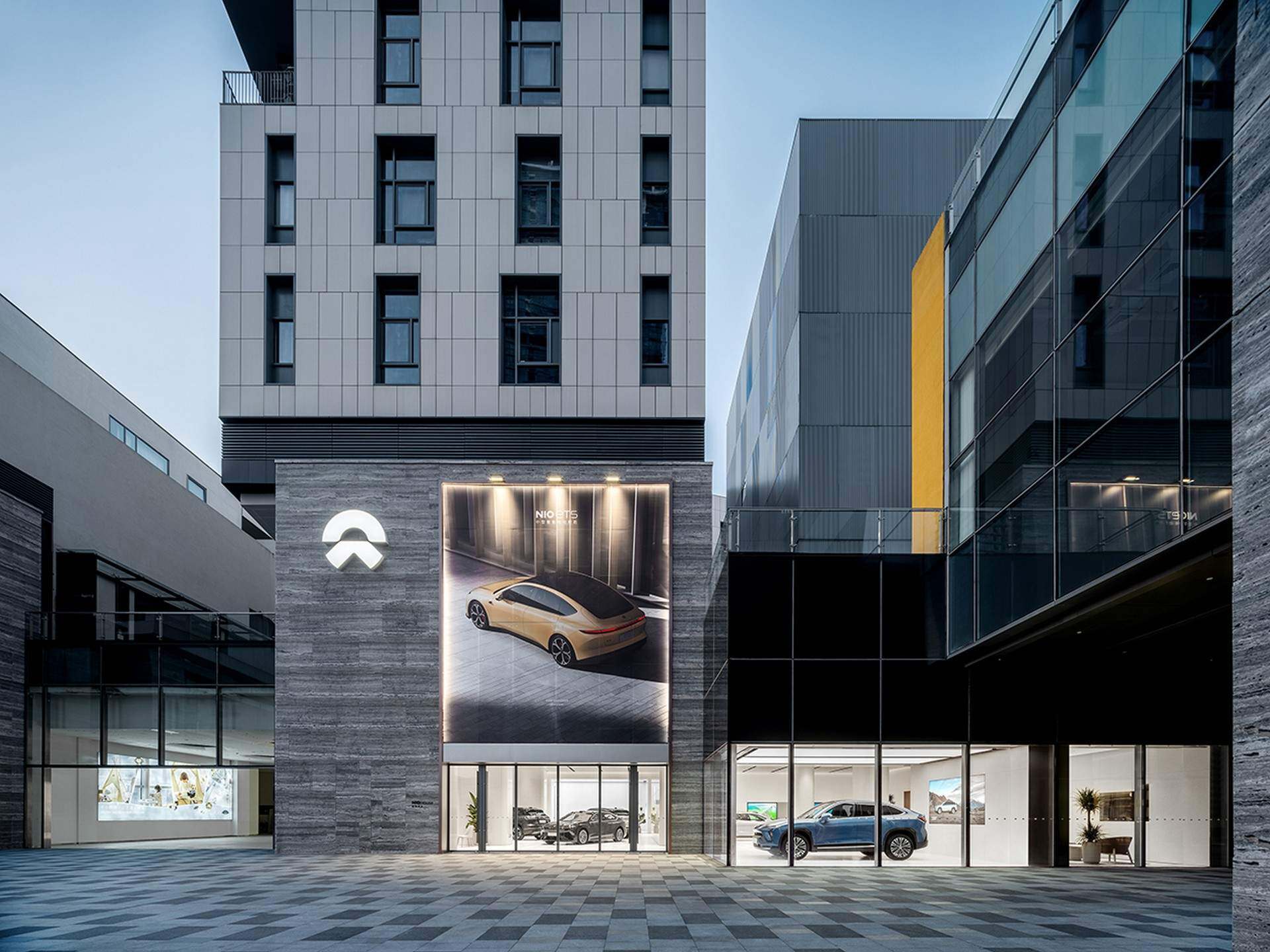NIO HOUSE 深圳蔚来中心深业上城店 / MOC DESIGN